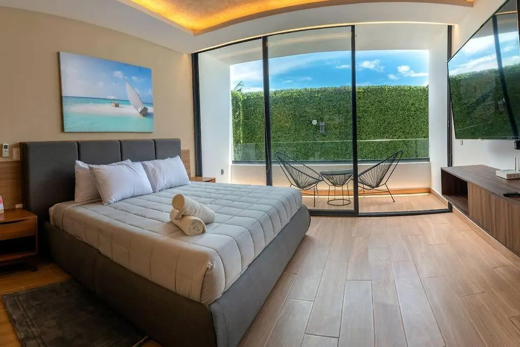 Beachside Studio & Jacuzzi Bliss Playa del Carmen